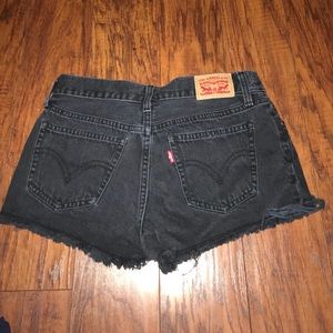distressed levi’s denim shorts